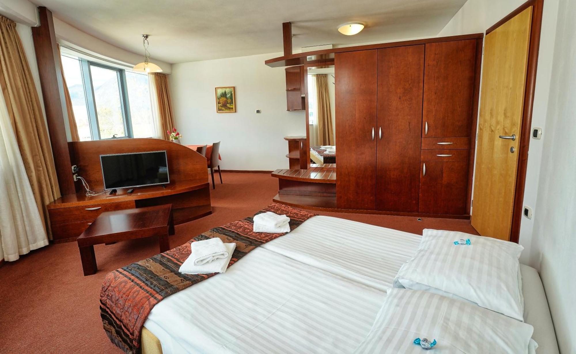 Hotel Krek Superior Lesce  Exterior photo