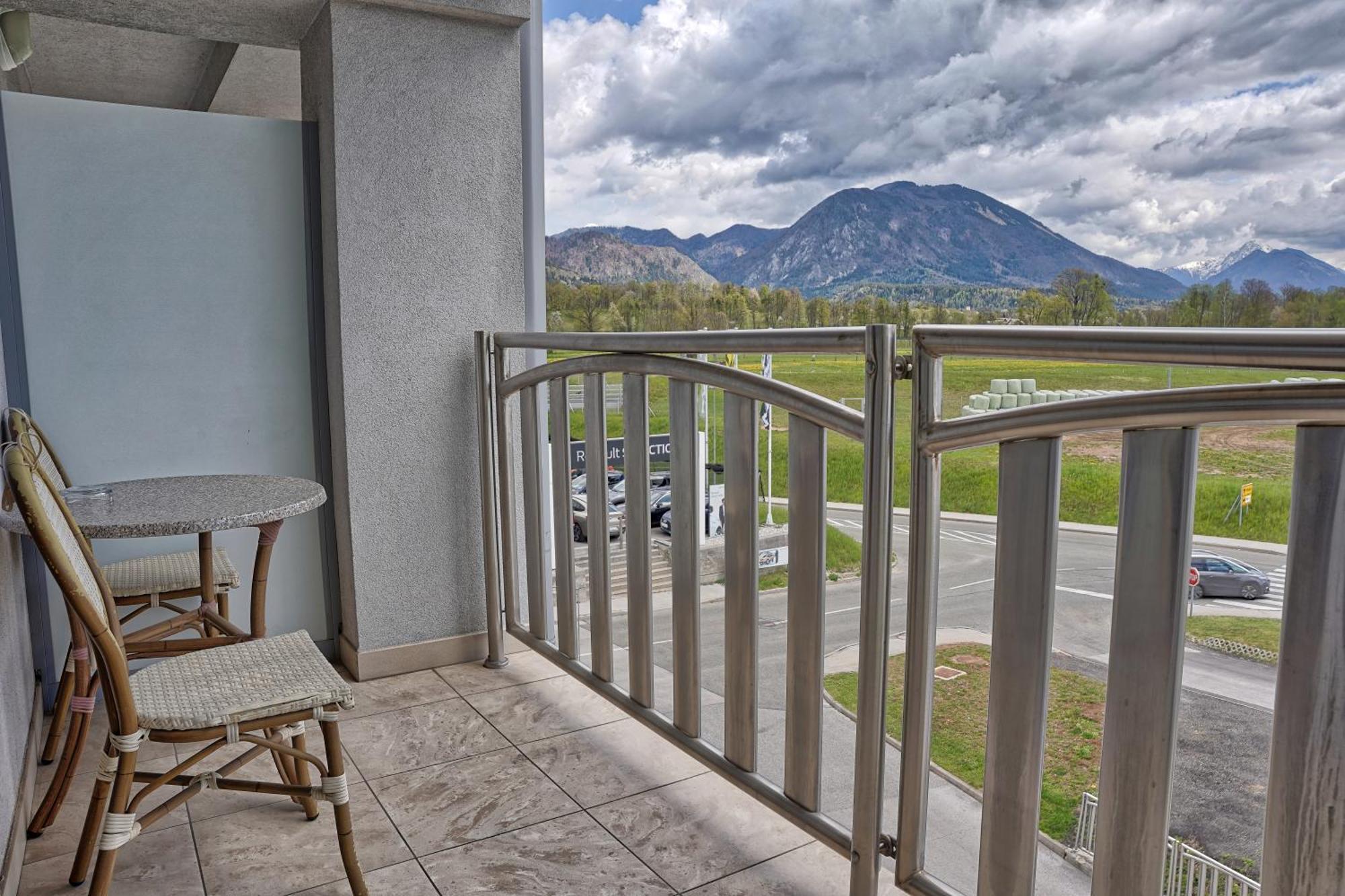 Hotel Krek Superior Lesce  Exterior photo